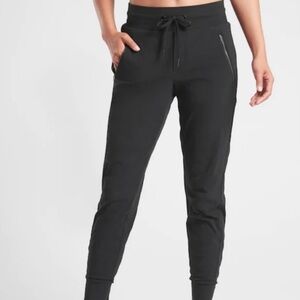 Athleta trekkie north jogger